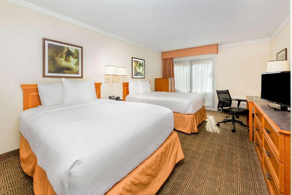La Quinta By Wyndham Ft Lauderdale Cypress Creek Hotel Fort Lauderdale Room photo