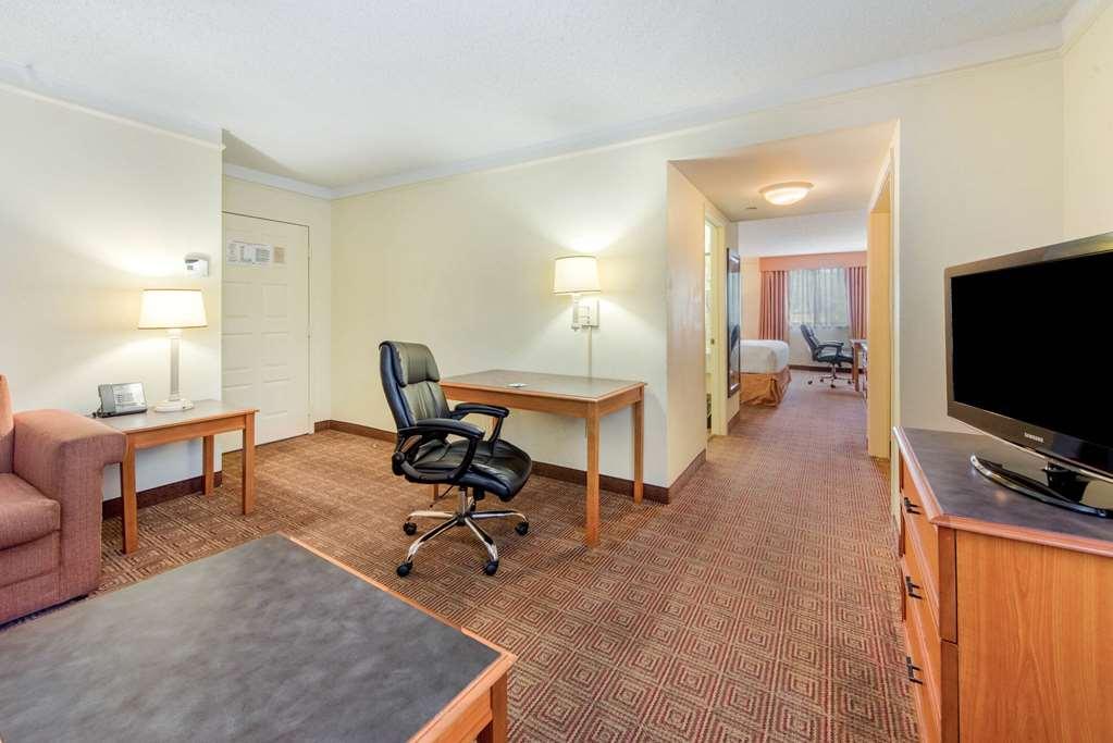 La Quinta By Wyndham Ft Lauderdale Cypress Creek Hotel Fort Lauderdale Room photo