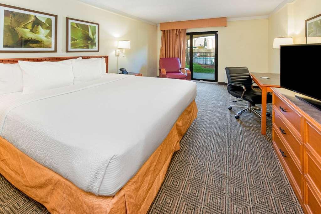 La Quinta By Wyndham Ft Lauderdale Cypress Creek Hotel Fort Lauderdale Room photo